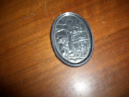 Medaillon oval mit Bild und Rand  guter Zustand