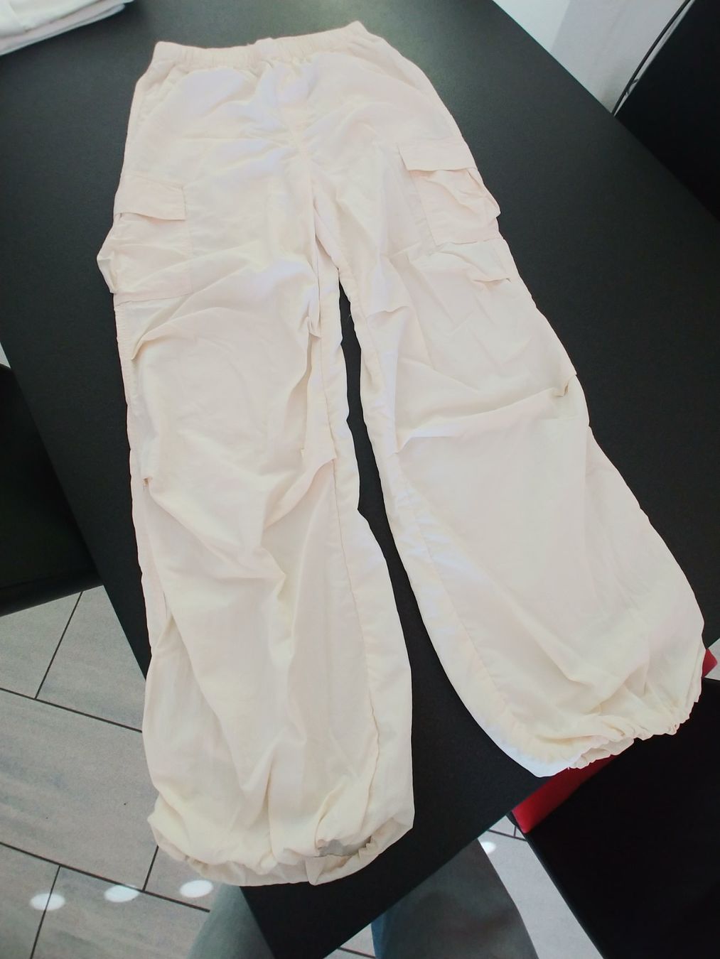 H&M Pantaloni: Hose Gr. 170, Neu – Nuovo (secondo la descrizione) da Bäriswil BE venduto da Rezz 1