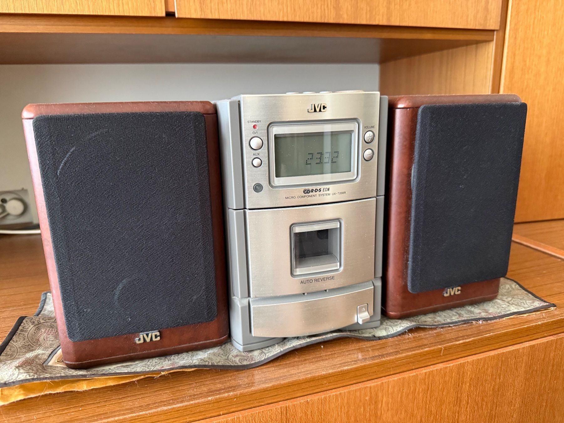 JVC Sistemi audio & multimediali: JVC Micro Component System UX-T200R mit 2 Lautsprecher-Boxen – Usato da Schlieren venduto da rom_7z6m