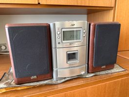 JVC Micro Component System UX-T200R mit 2 Lautsprecher-Boxen