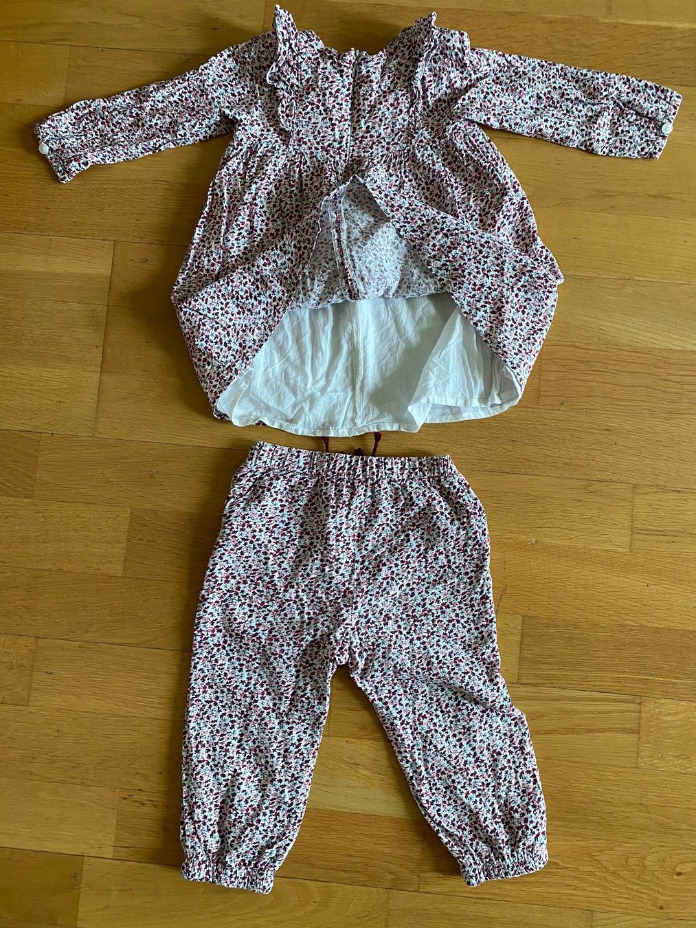 Vestiti & Gonne: Kombi Gr. 80, leichter Stoff (Loeb) – Usato da Bern venduto da Elisa64 1