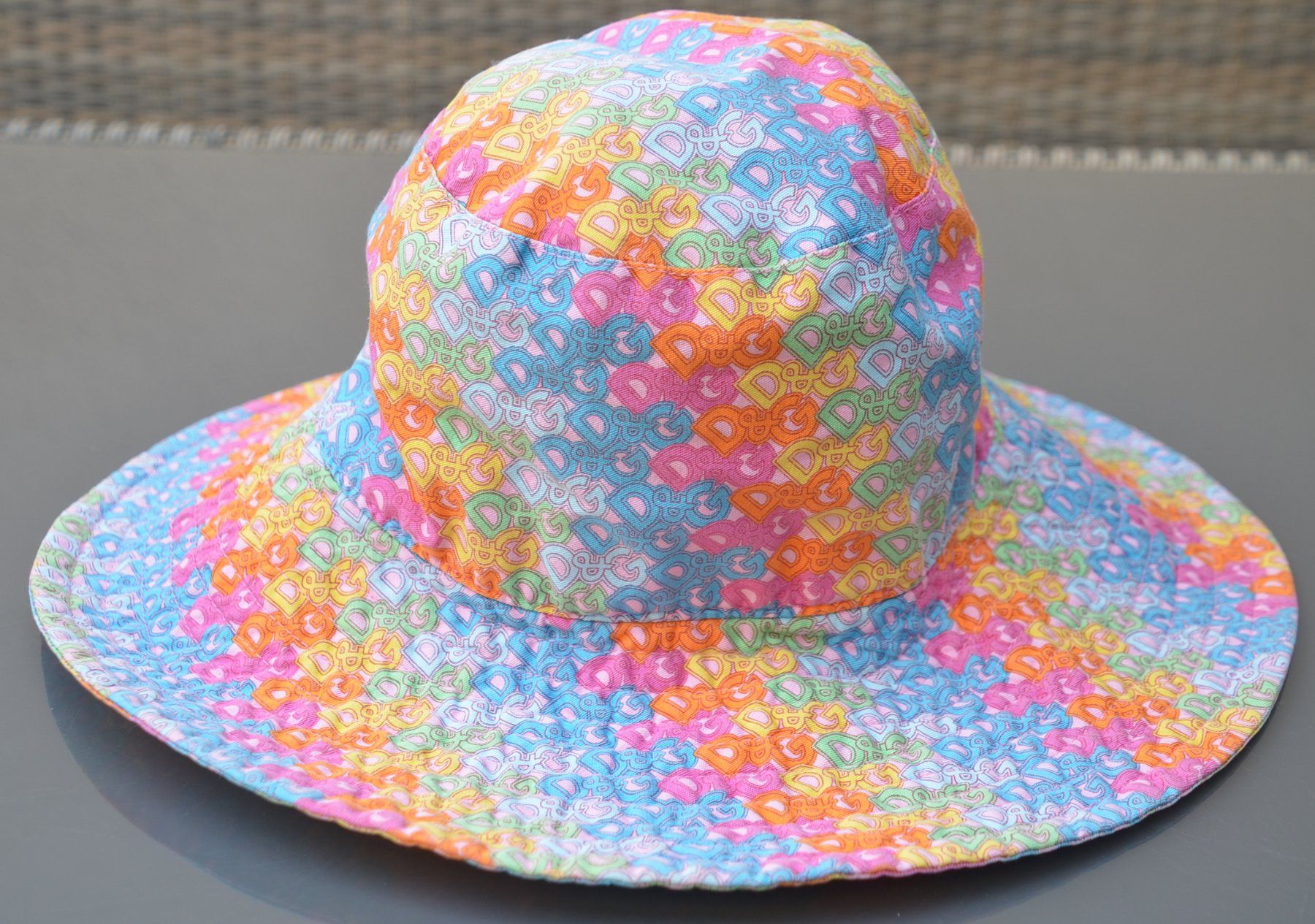 Dolce & Gabbana Copricapi, berretti & cappellini: Dolce & Gabbana Hut / chapeau – Usato da Collonges venduto da arashee 1