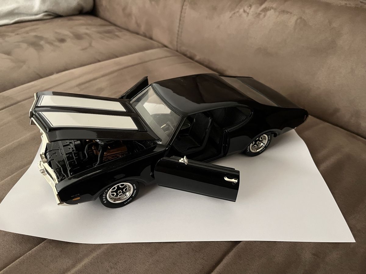 AMT/ERTL Modellini d'auto: Oldsmobile 442 de 1969, 1/18 – Usato da Saxon venduto da Kwik25 4