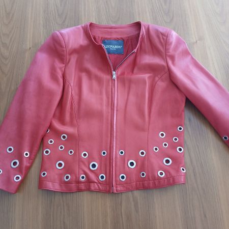 Rote Lederjacke kurz