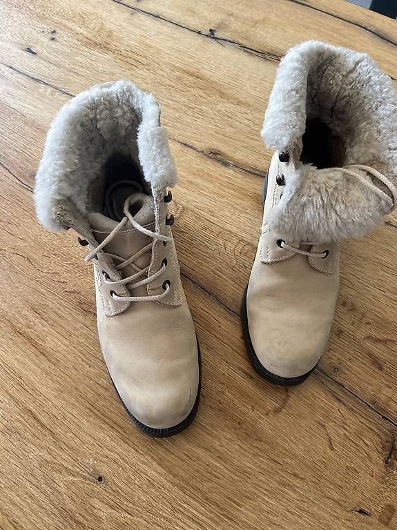 Damenschuhe: Wildlederschuhe beige GR 41 – Gebraucht aus Saas im Prättigau von cla_289l