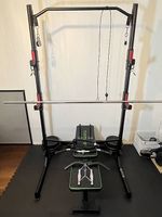 Power Rack 500 mit Bank, Langhantel, Gewichte & Kabelzubehör