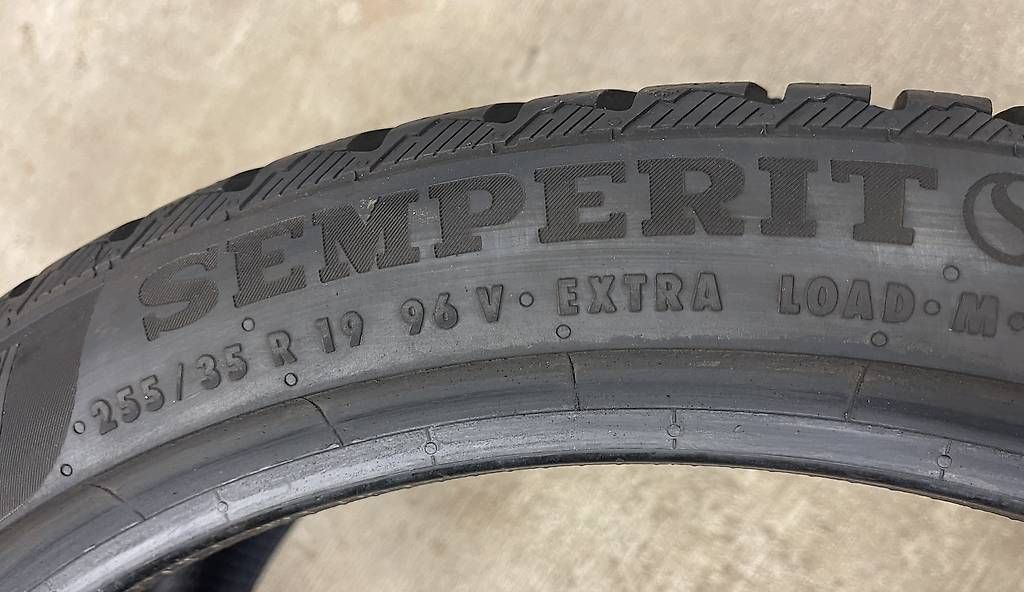 Pneumatici & Ruote complete: Winterreifen 255/35/19 95V Semperit  – Usato da Hunzenschwil venduto da Avdyli1 4
