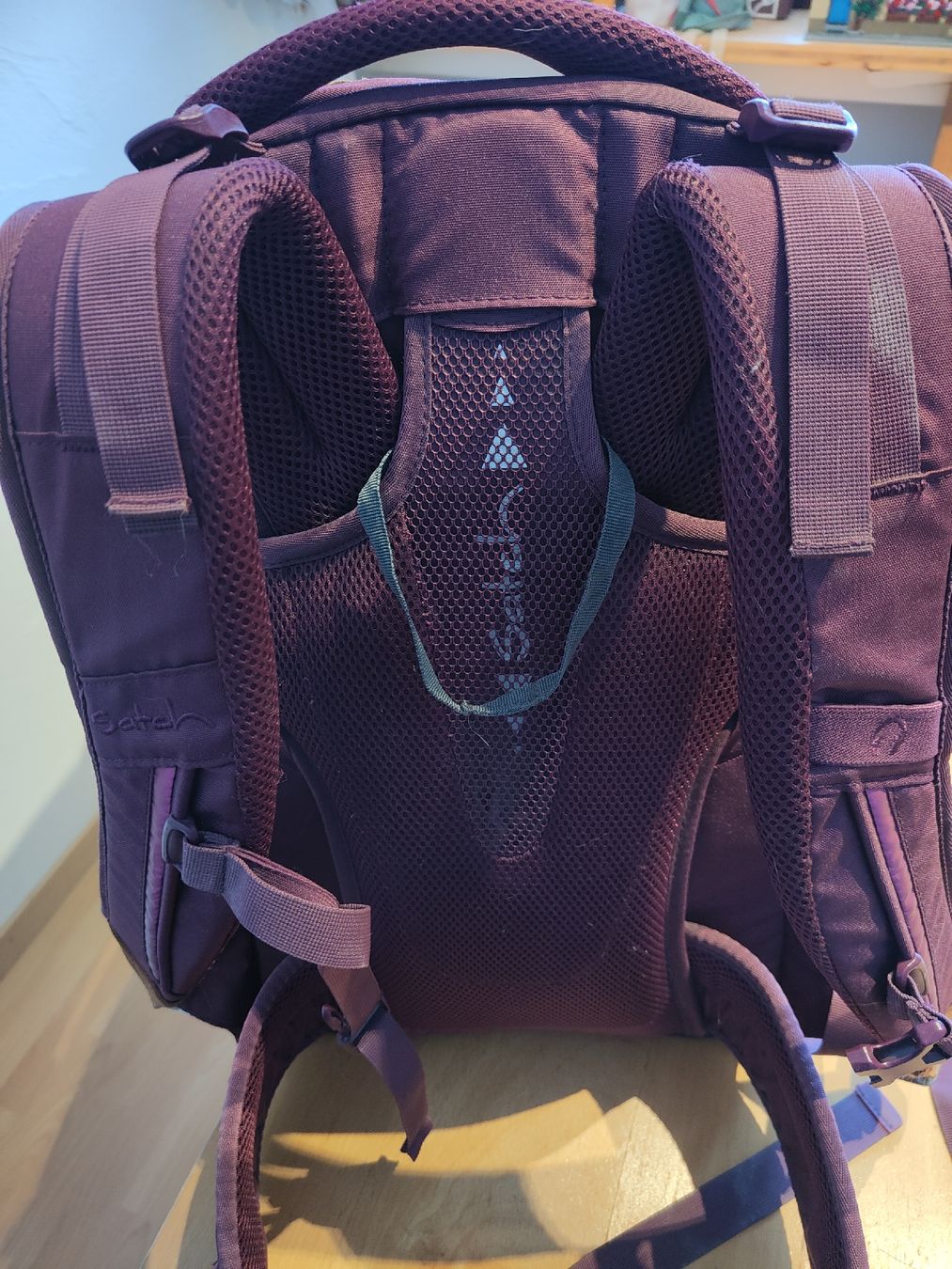 Satch Borse & Zaini: Satch Pack Schulrucksack Nordic Berry – Usato da Davos Platz venduto da Stifi10 2