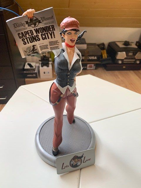 Figuren: DC Comics Bombshells Lois Lane Statue – Neu und originalverpackt aus Oberdorf BL von Semema