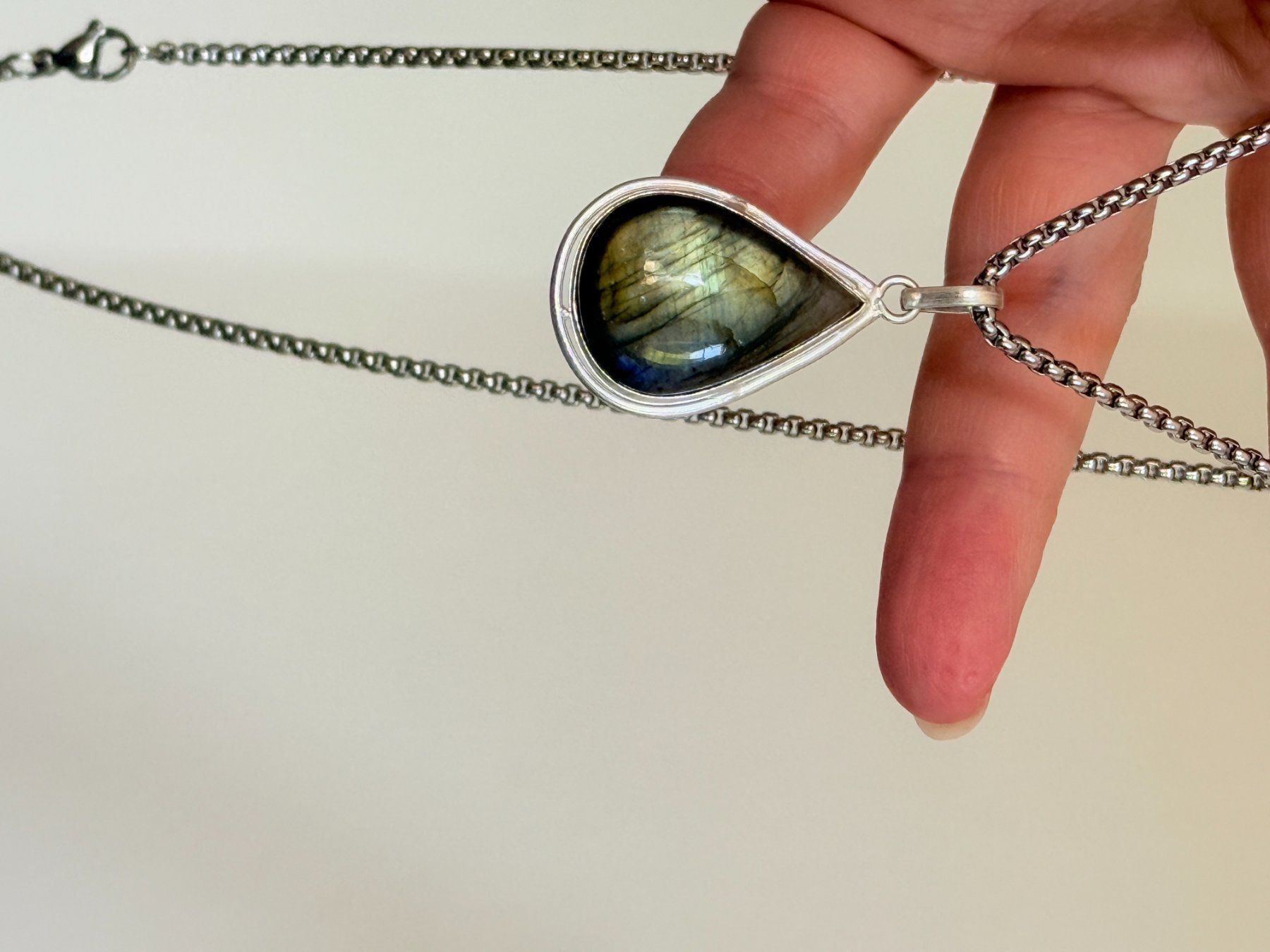 Catenine: Pendentif Labradorite  - Élégant & Unique – Nuovo e nell'imballaggio originale da Genève venduto da AWWA 4
