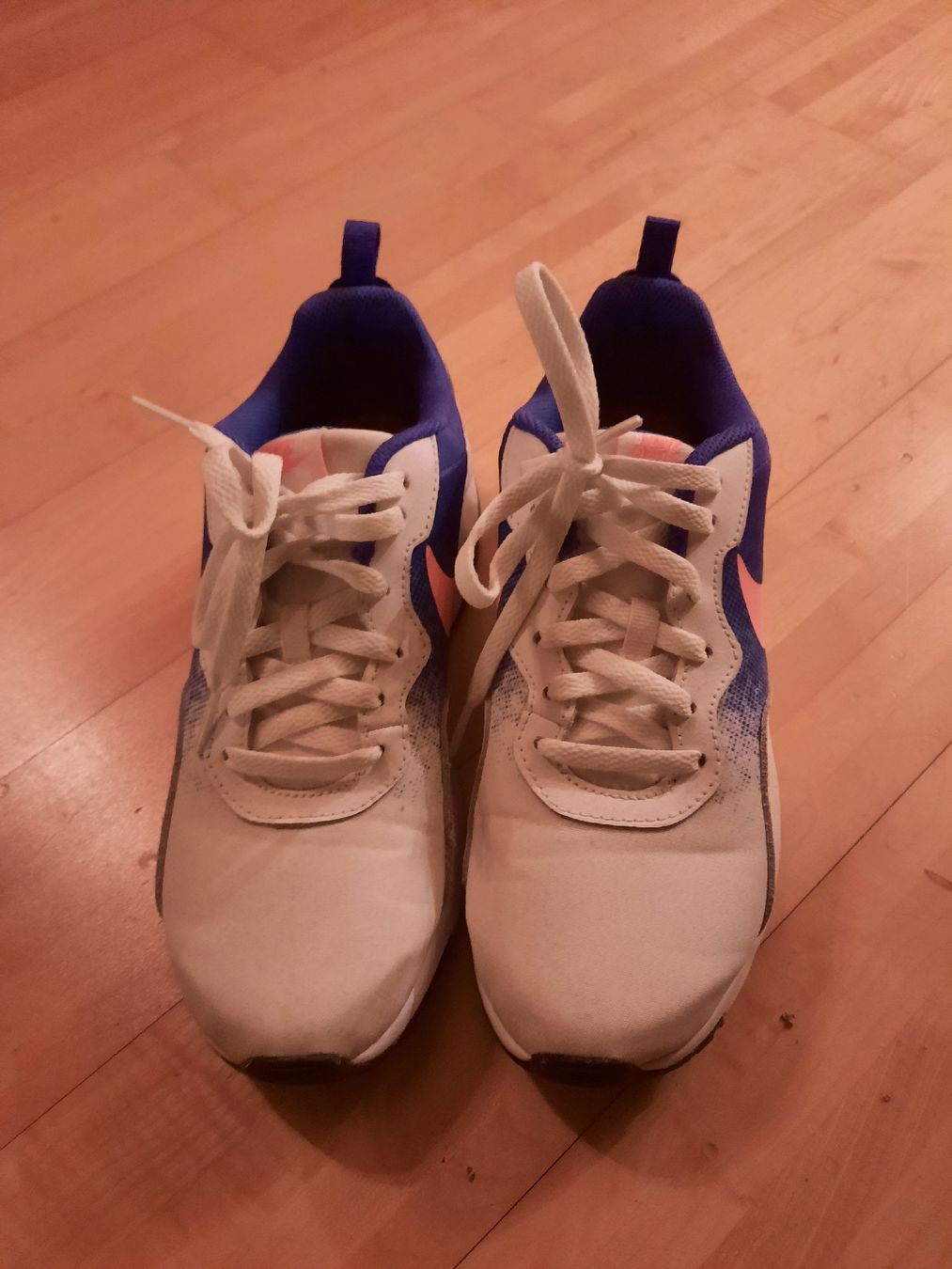 Chaussures femmes: Nike Turnschuhe wie neu – Neuf (Voir description) à Rüti ZH par 11120