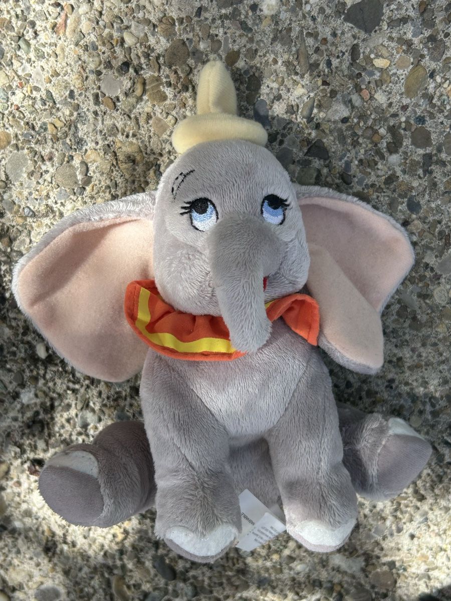 Disney Statuette: Dumbo Plüschtier + Tasse – Nuovo (secondo la descrizione) da Laufen venduto da Jassi.quinn