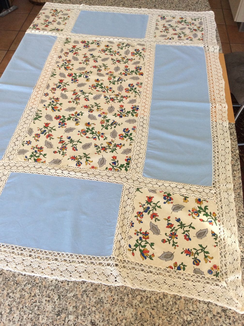 Altra biancheria da tavola: Vintage Tischdecke mit viel Spitze – Usato da Birwinken venduto da chez-erna 1