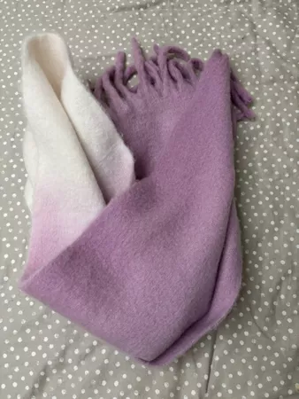 Flauschiger Winter Schal, Lila-Weiss, Top Zustand!