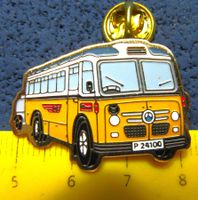 POSTAUTO MIT ANHÄNGER PTT SCHWEIZ PIN GEPRÄGT GOLDIG