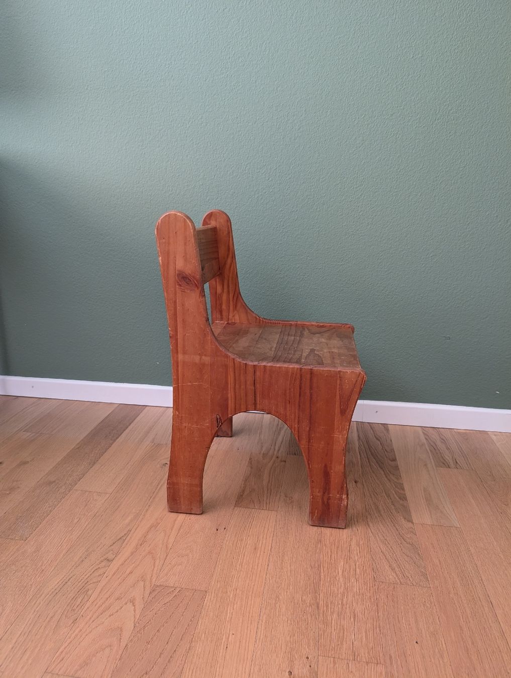 Chaises: Kindermöbel Holzstuhl gebraucht – D'occasion à Küsnacht ZH par Kharif 1