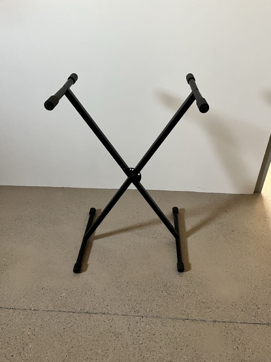 Supports pour instruments & partitions: Keyboardständer schwarz klappbar – Neuf (Voir description) à Birsfelden par Ric8do