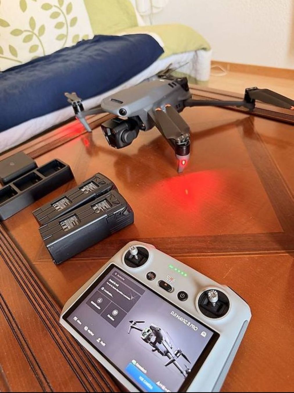 DJI Modellismo RC: DJI Mavic 3 Pro - Fly More Bundle + ein Zusatz akku – Usato da Rupperswil venduto da mrg_nf2s 1