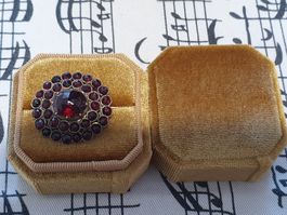 Böhmische Granate:Biedermeier Schmankerl