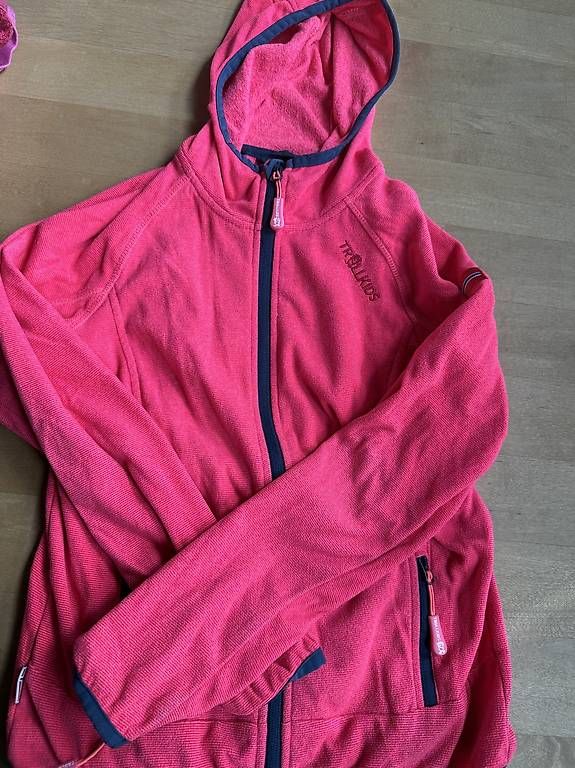 Maglioni & Felpe: Fleece-Pullover Trollkids Grösse 140 – Usato da Allmendingen b. Bern venduto da Haus_am_Wald