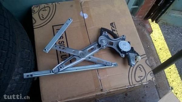 Hyundai Tutti pezzi di ricambio auto: Hyundai i20 Scheibenheber VR Elektrisch – Usato da Schafisheim venduto da Sprint33 1