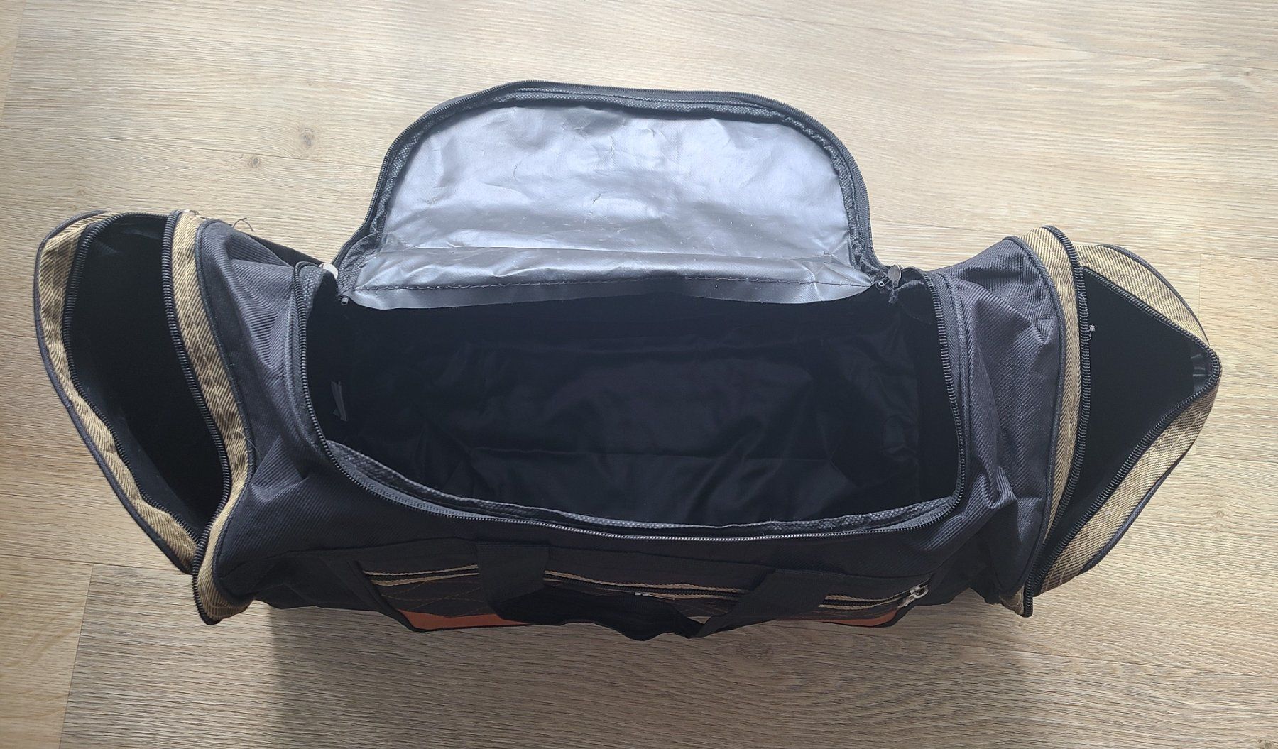 Sacs: Grosse Sporttasche / Reisetasche – Neuf (Voir description) à Egg b. Zürich par alpenchueli 1