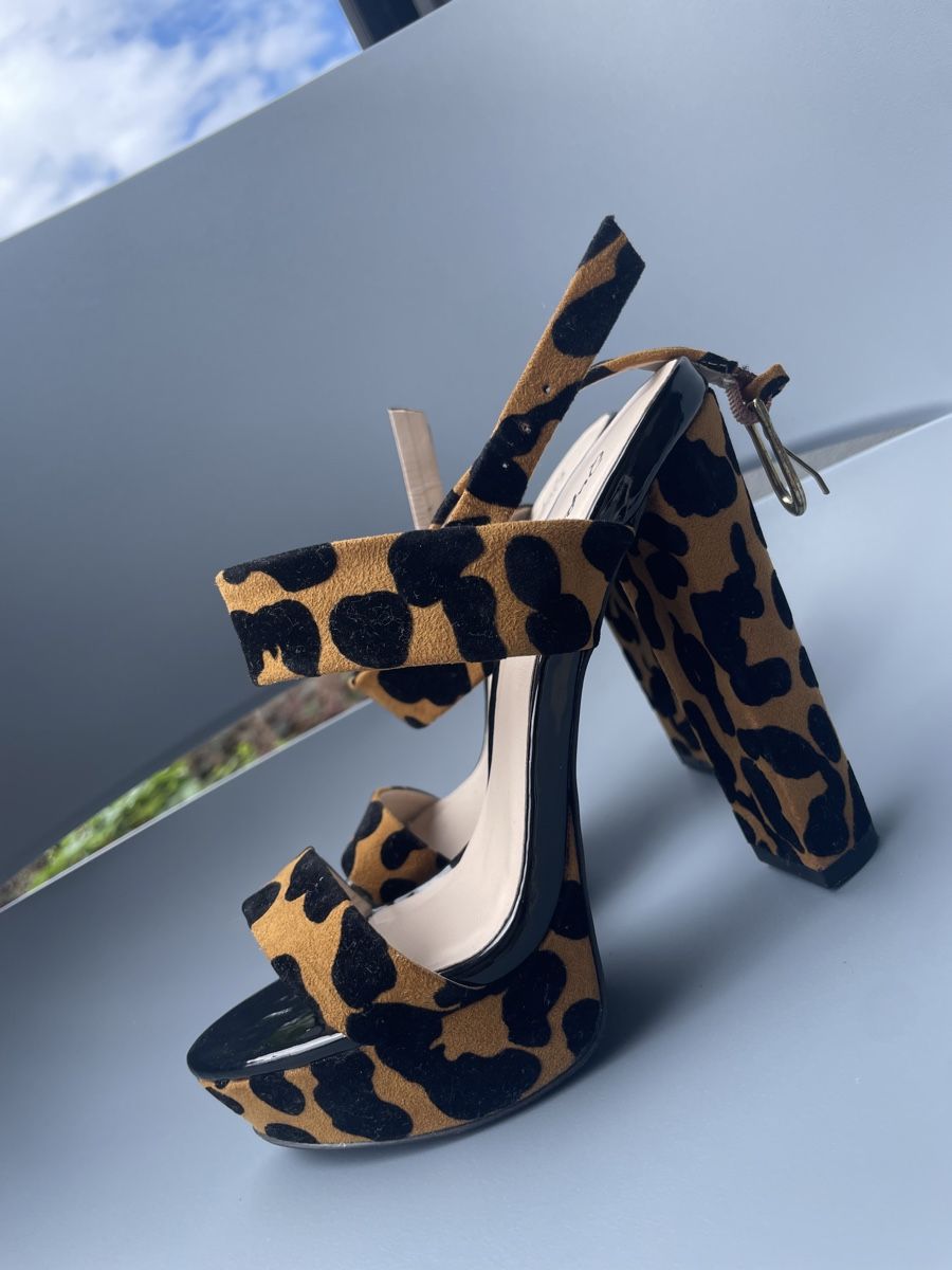 Scarpe da donna: Leoparden Sandale / Heels – Usato da Zürich venduto da Anushka86 1