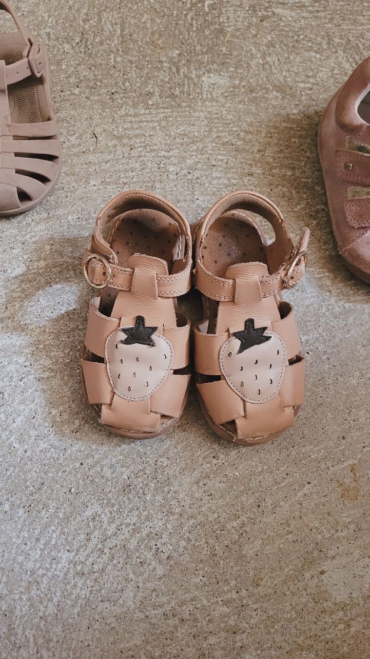 Elefanten Chaussures garçon: Schuhset und Sommerhut Gr. 21/22 – D'occasion à Götighofen par cherryjuice 1