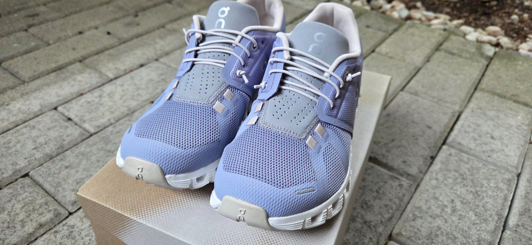 On Scarpe da donna: On running Cloud Schue 38.5 NEU – Nuovo (secondo la descrizione) da Zürich venduto da DinuC 1