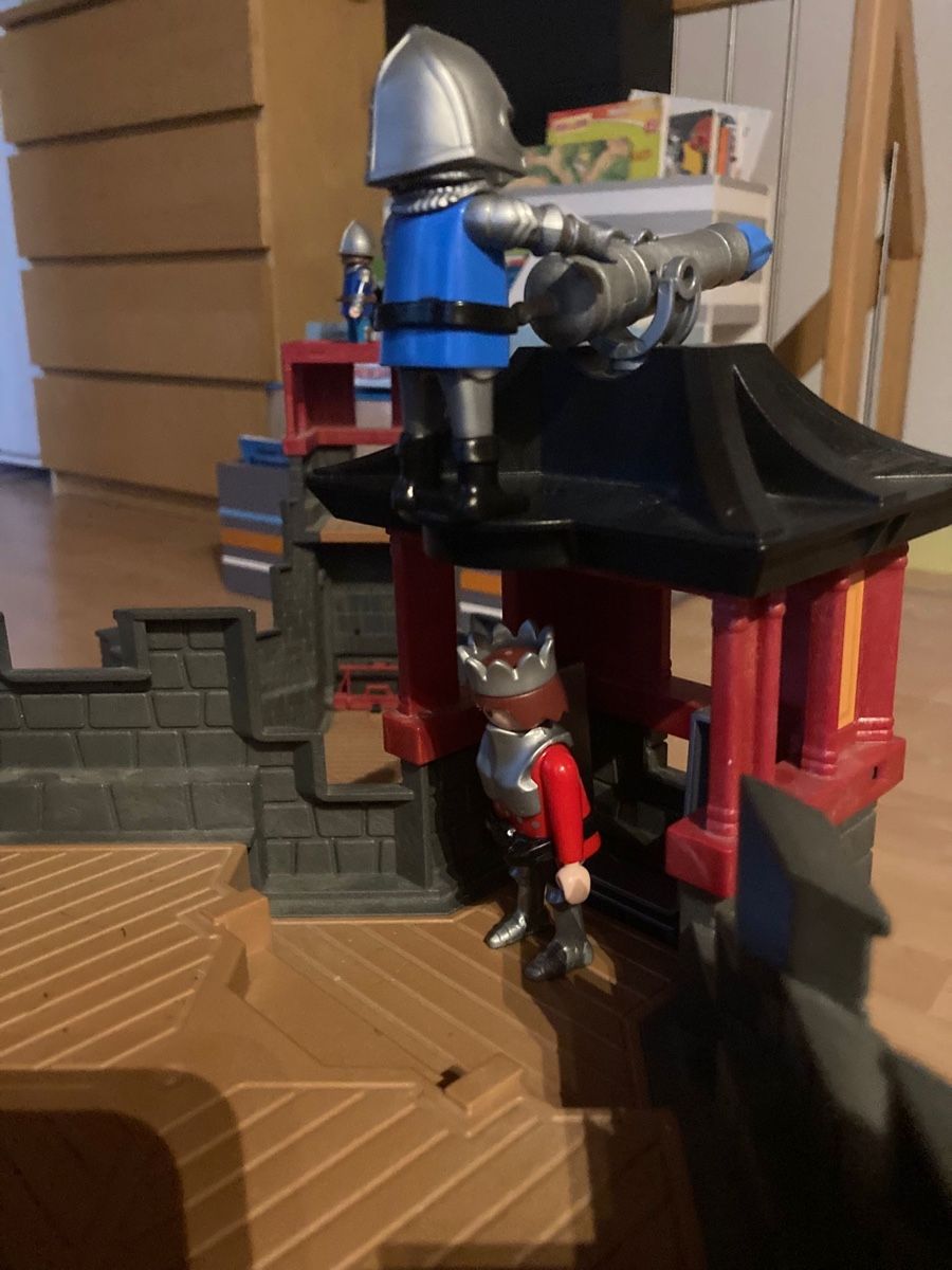 Playmobil Giocattoli: Ritterburg Playmobil – Usato da Uttigen venduto da Tanto74 1