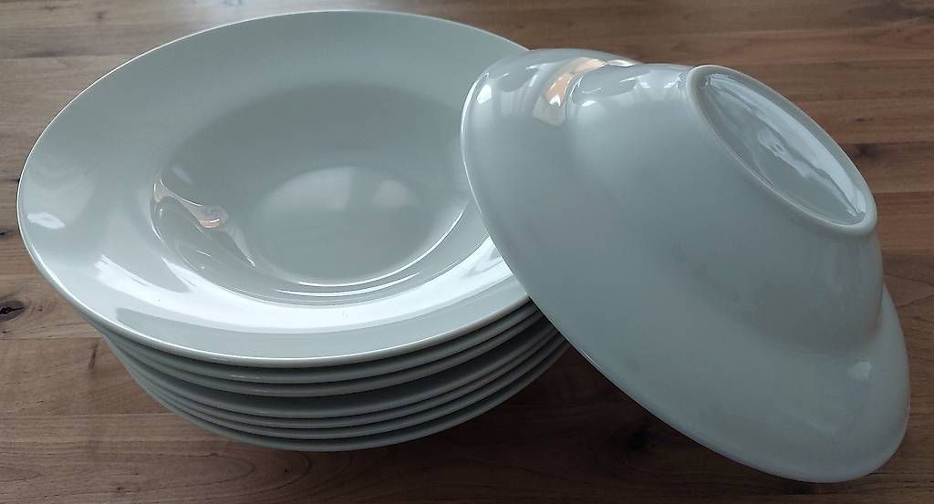 Piatti: 8 Pastateller weiss NEU ungebraucht – Nuovo (secondo la descrizione) da Oberwangen b. Bern venduto da mfmr