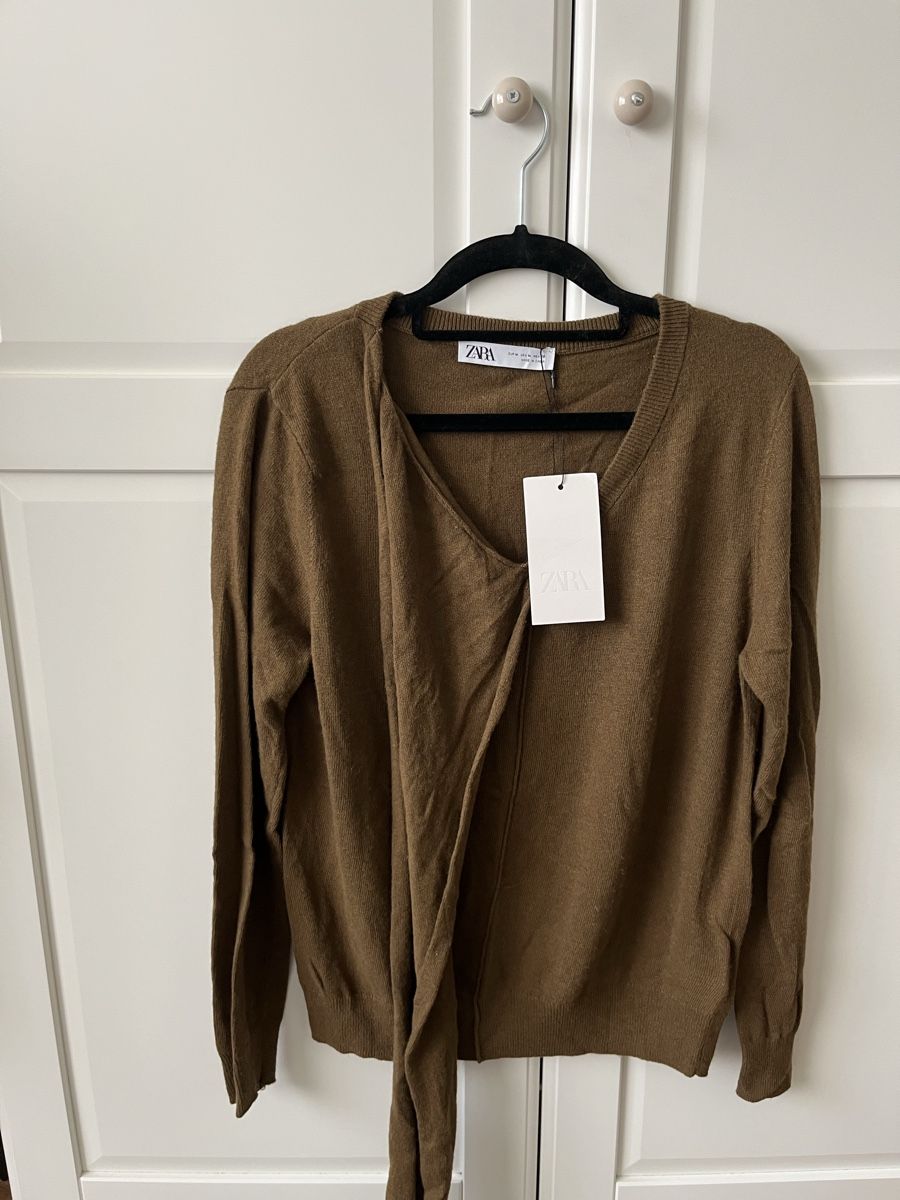 Zara Pulls & Sweat-shirts: Schal-Pullover – Neuf avec emballage d'origine à Allschwil par eyl_bb8q 3
