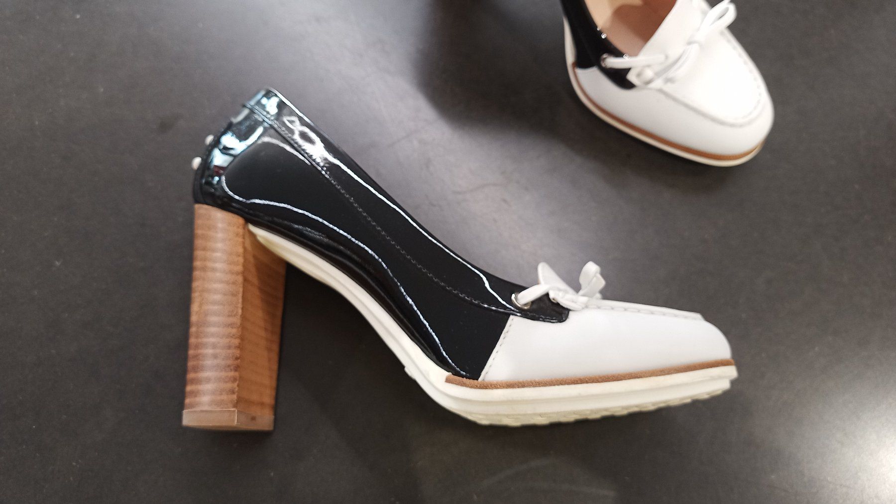 Tod'S Damenschuhe: Tod's Pump weiss/schwarz Grösse 37 – Gebraucht aus Altishausen von Tschipfo 3