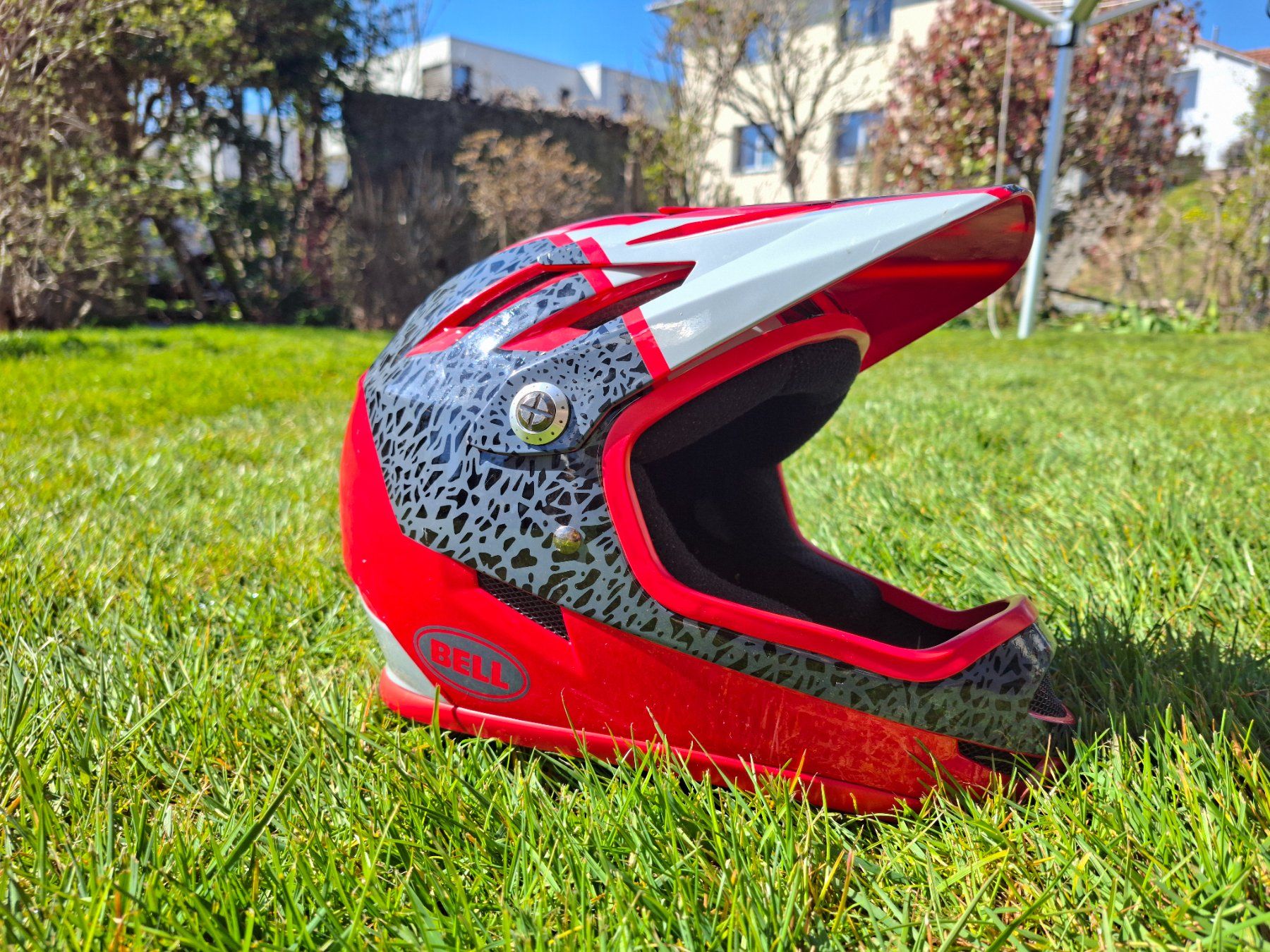 Bell Caschi: Fahrrad Helm mit Kinnschutz – Nuovo (secondo la descrizione) da Gunzwil venduto da Andre_Burkard