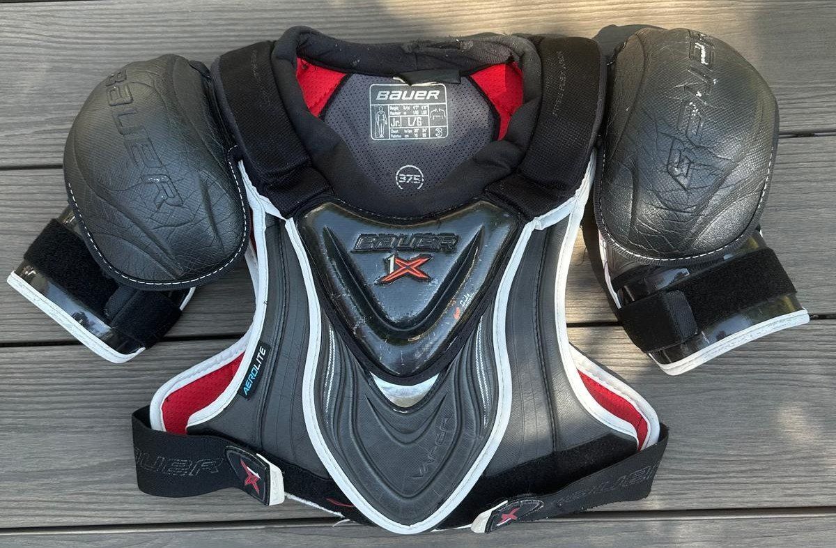Bauer Protections: BAUER Schulterschutz JR – D'occasion à Langenthal par Steinadler129