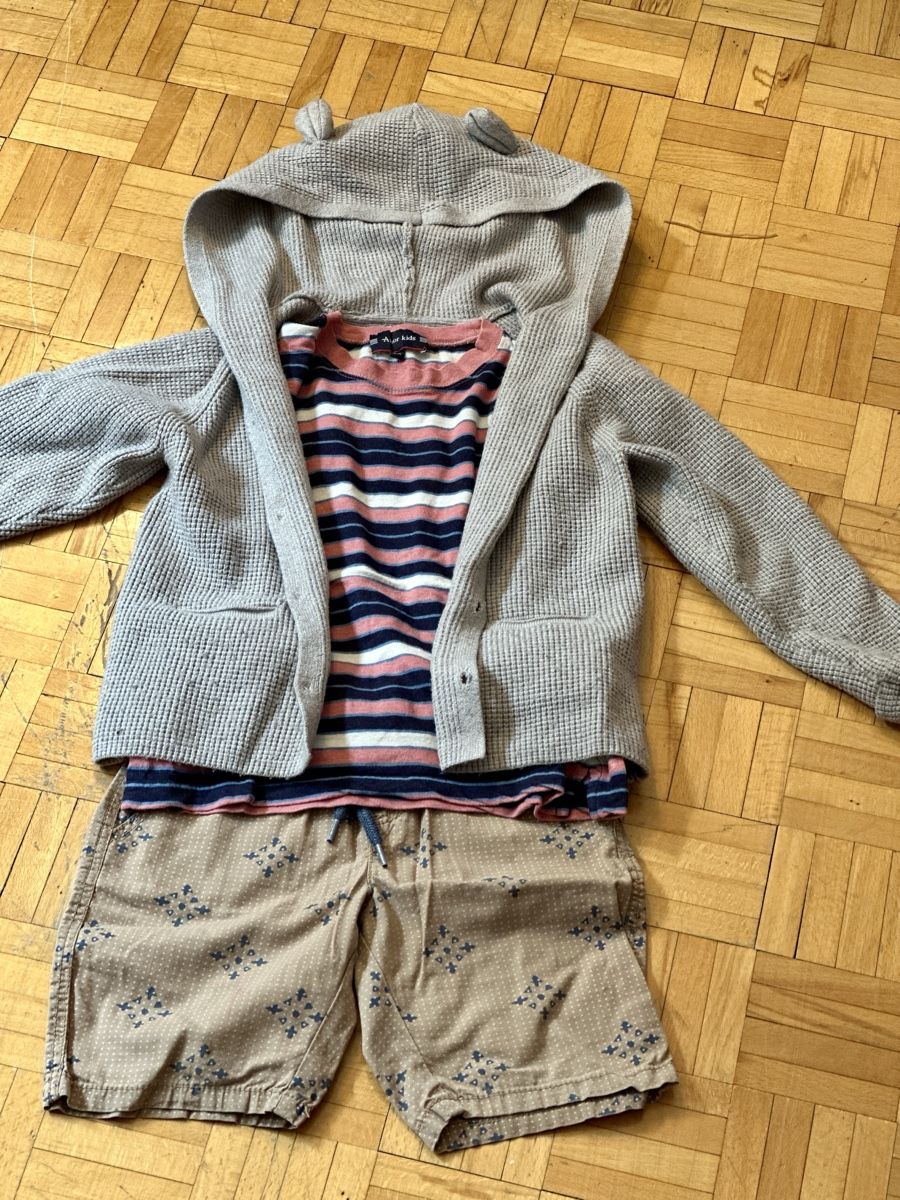 Lotti & Set di vestiti: Kleider Set 110/116 – Usato da Zürich venduto da Paleardi