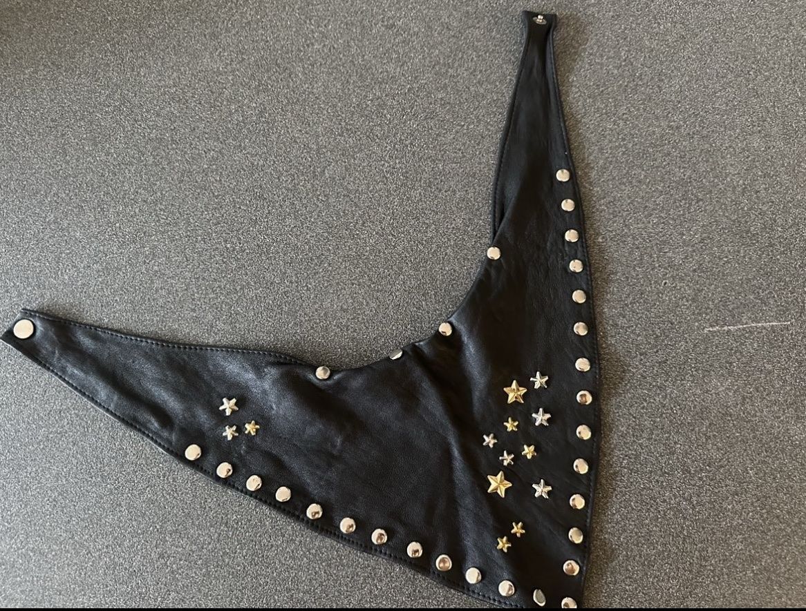 Costumi: Black Leather Collar Studded with Star🌟 – Usato da Vevey venduto da ledidream 2