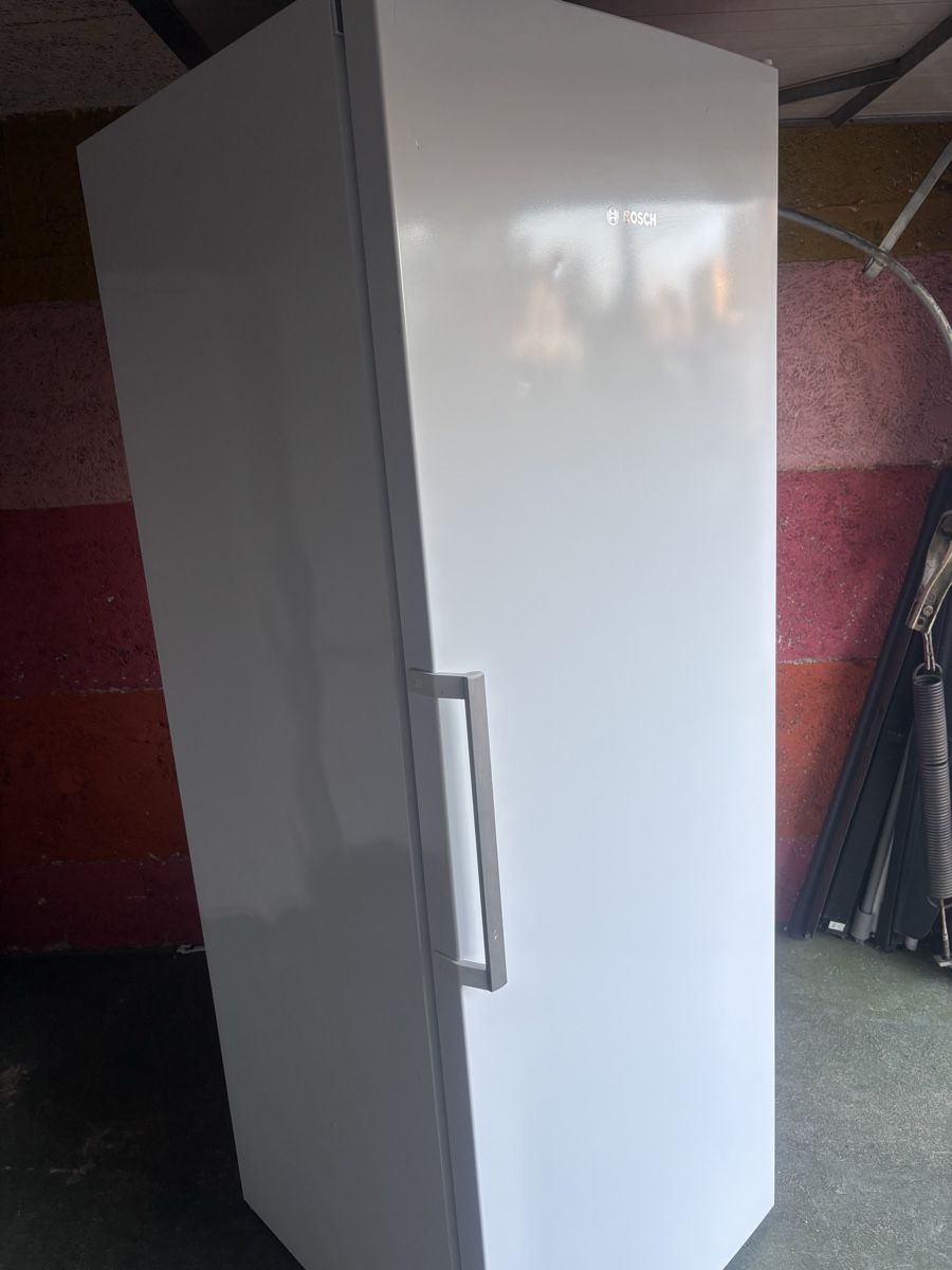 Bosch Congélateurs: Gefrierschrank BOSCH No FROST – D'occasion à Gränichen par R.7 8