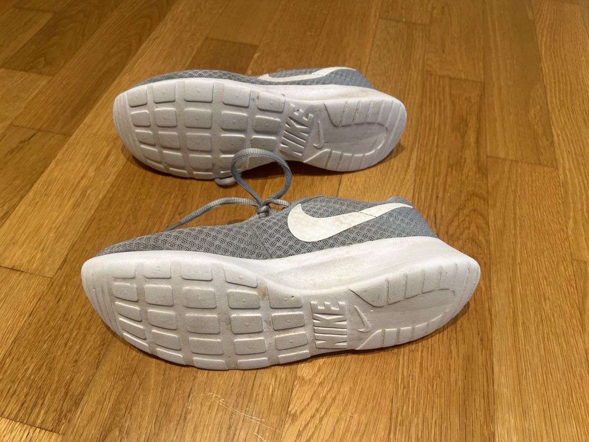 Nike Herrenschuhe: Nike Grey Running Shoes - Summer Ready, Size 39 – Gebraucht aus Zürich von JuneBaby12 4