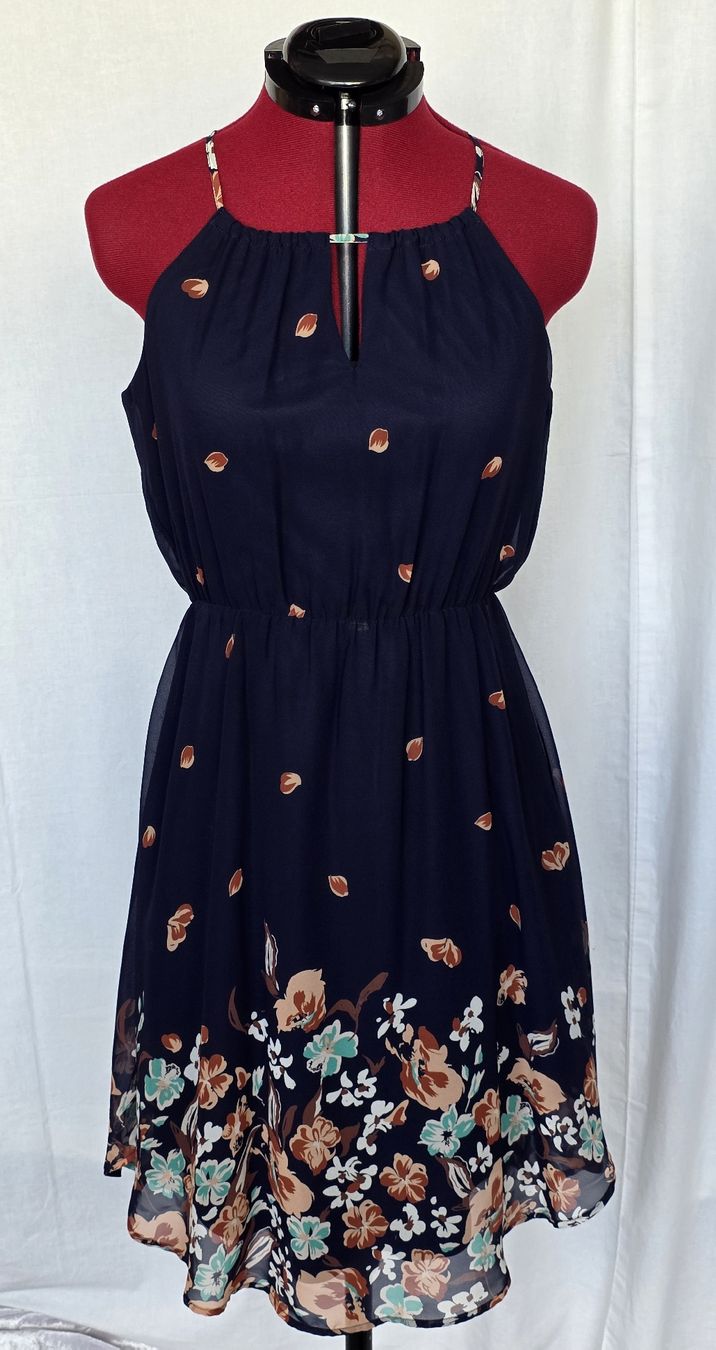 Kleider: Kleid-Collective Concepts – Neu (gemäss Beschreibung) aus Pfäffikon SZ von hrs_k2tn