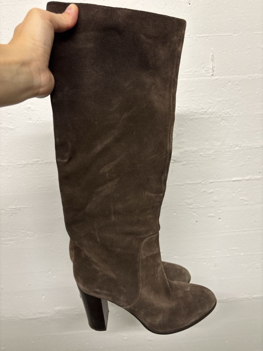 Navyboot Damenschuhe: Navyboot brown sued knee high boots – Gebraucht aus Zürich von kam_ysh2