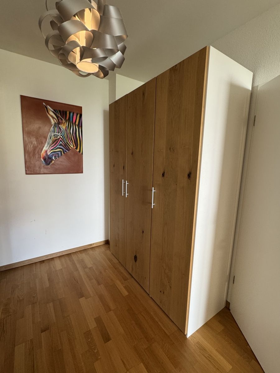 Schränke: Kleiderschrank Jutzler – Gebraucht aus Basel von S.R.T