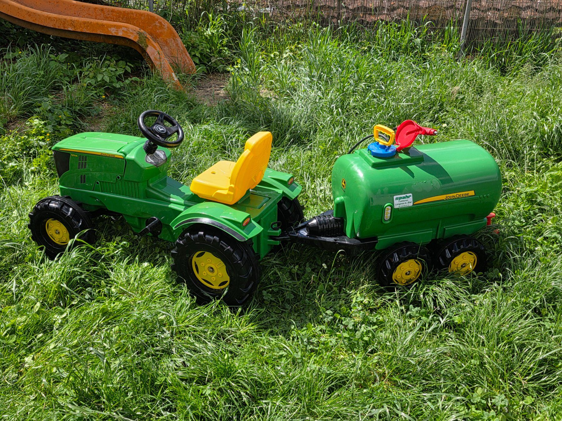 John Deere Veicoli per bambini: Tracteur à pédale + remorque – Usato da Orvin venduto da mar_jn7q