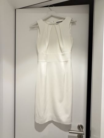 Elegantes, weisses Sommerkleid von Ashley Brooke