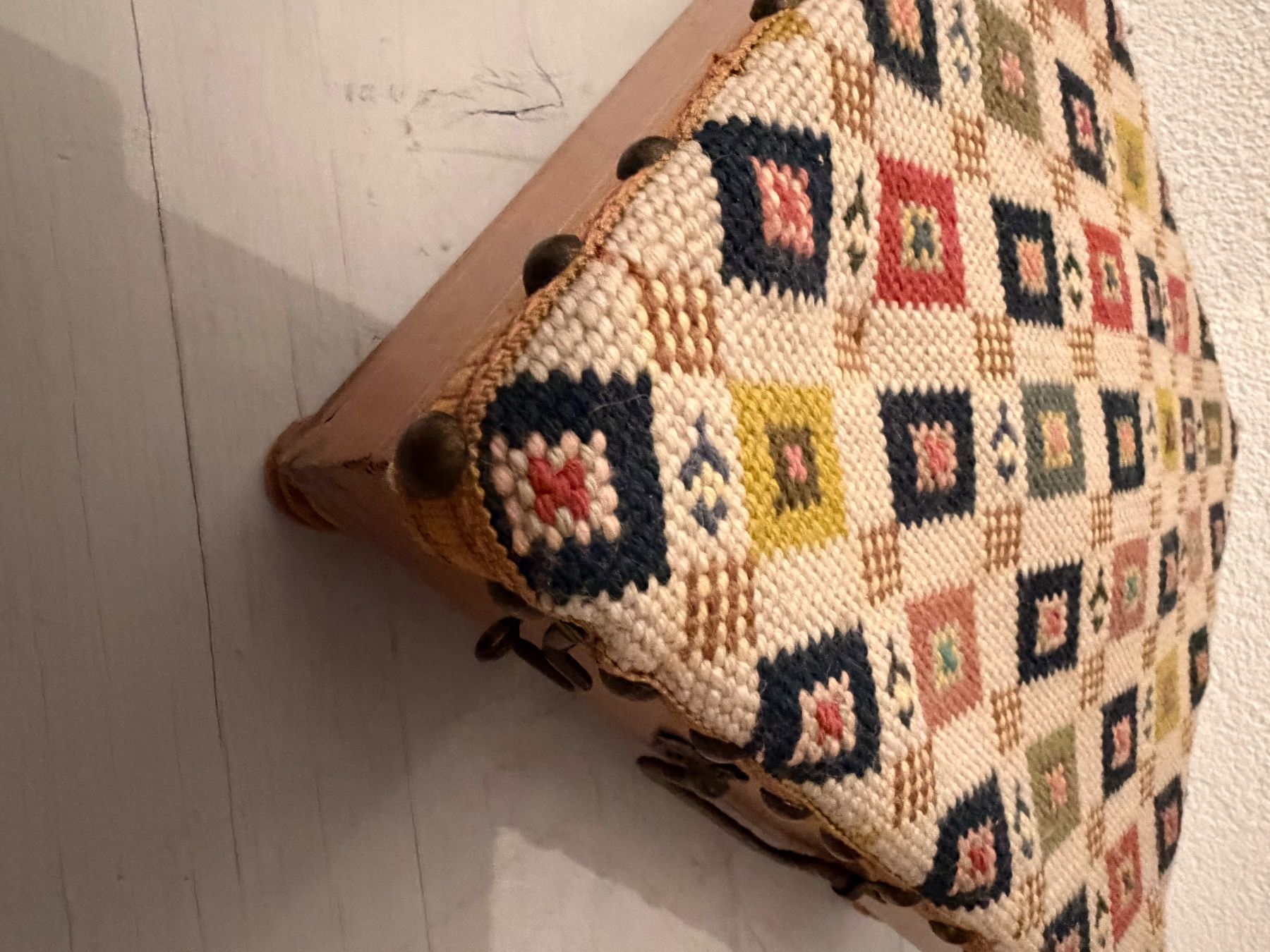 Hocker: Antiker Fussschemel – Gebraucht aus La Cibourg von pantokrator 6