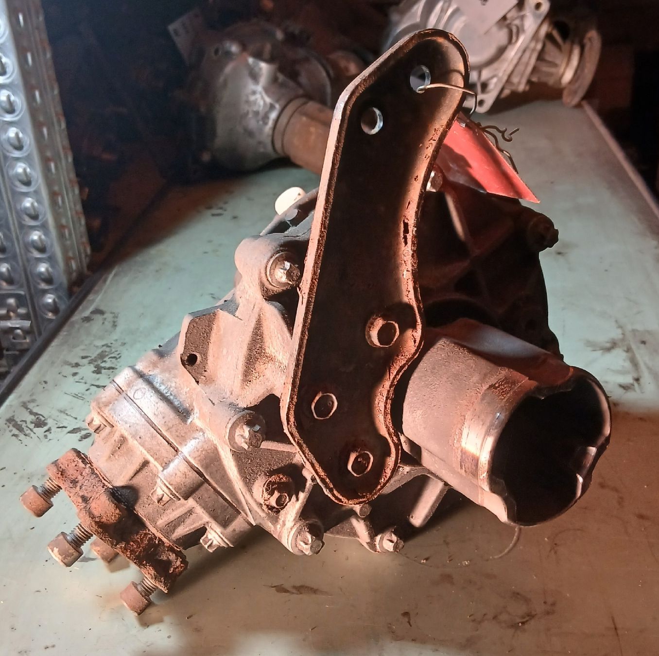 Dodge Tutti pezzi di ricambio auto: Différentiel avant Dodge Magnum 5.7 Hemi – Usato da la heutte venduto da Auto-stock 1