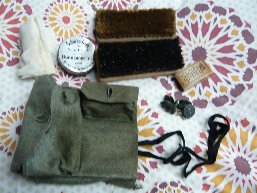 Ancienne Trousse à Outils Vélo Blanc - Sacoche Cyclomoteur Avec Rustines - Stock Ancien