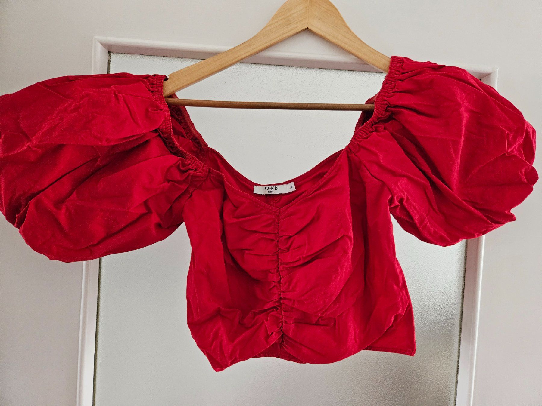 Na-kd Camicette: NA-KD off-shoulder top 100% cotton – Usato da Genève venduto da ele_b7wq 1