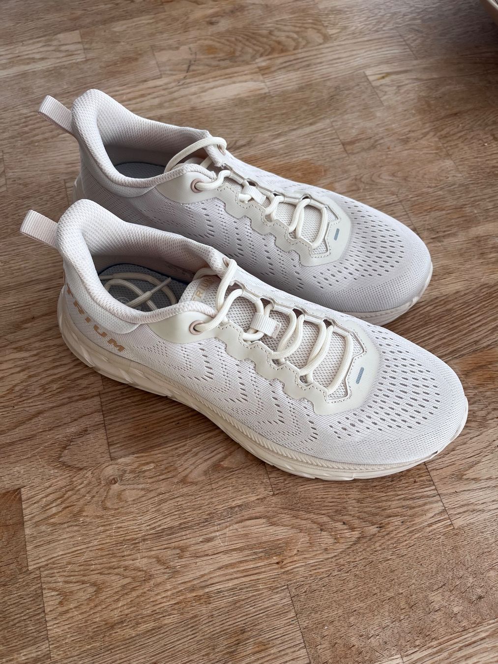 Scarpe da donna: Turnschuhe Atrium Neu Beige Grösse 41 – Usato da Zürich venduto da Sammler777