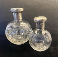 2 flacons parfum anciens cristal taillé bouchons métal